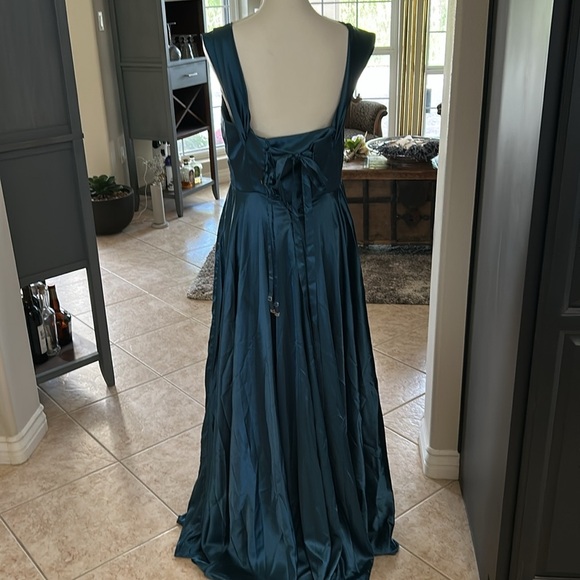 Formal Satin Gown Teal Jewel Tone New Size 12 - Picture 3 of 9